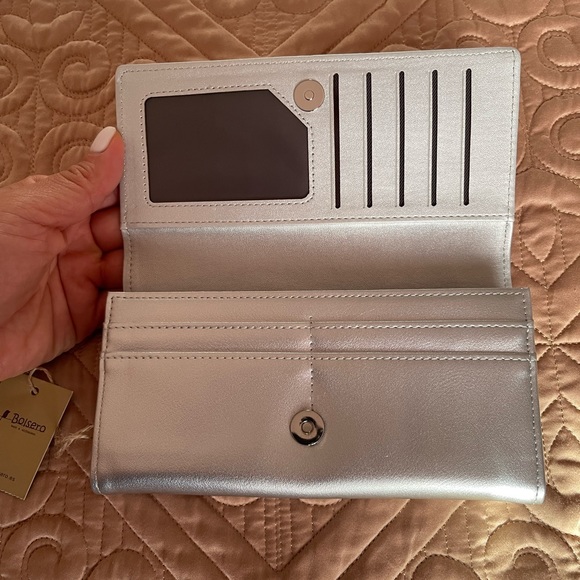 Brand New beautiful and stylish clutch wallet for women - Picture 2 of 5